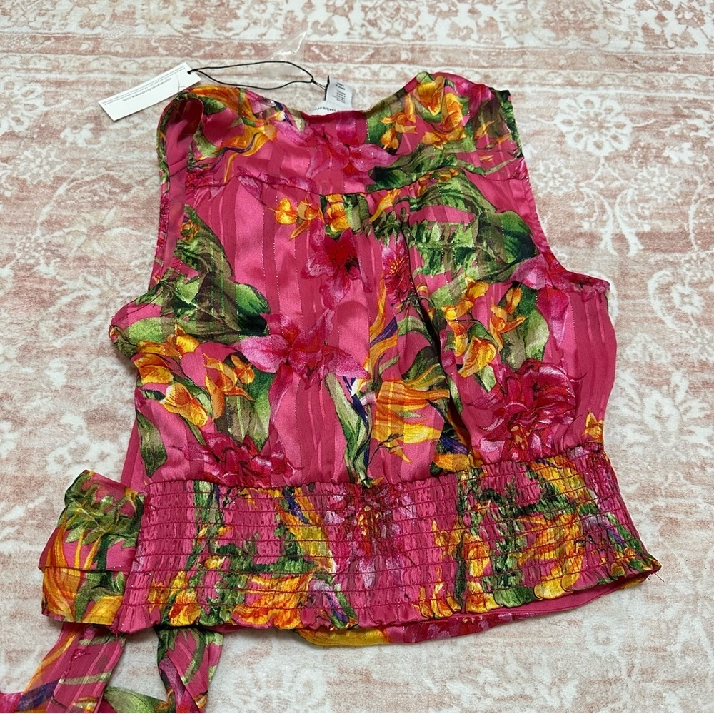 NWT Floral Wrap Cupcakes & Cashmere Tie Front Top 🌺 - Picture 9 of 11